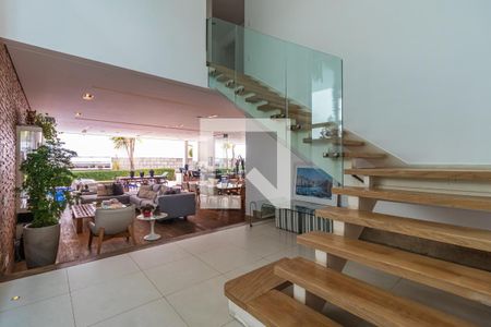 Casa de condomínio à venda com 449m², 4 quartos e 4 vagasSala