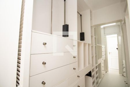 Closet de apartamento à venda com 4 quartos, 200m² em Vila Olímpia, São Paulo