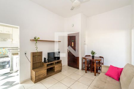 Sala  de apartamento para alugar com 2 quartos, 50m² em Olaria, Rio de Janeiro
