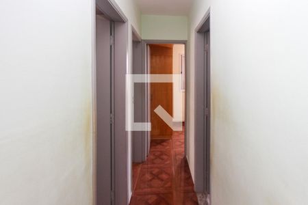 Corredor de apartamento à venda com 3 quartos, 71m² em Vila Bancaria, São Paulo