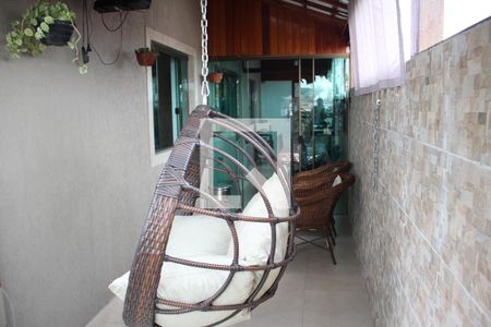 Varanda de casa à venda com 3 quartos, 350m² em Conjunto Água Branca, Contagem