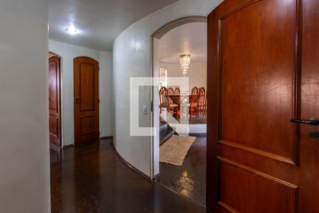 Corredor de apartamento para alugar com 3 quartos, 142m² em Jardim Avelino, São Paulo