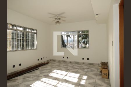 Sala 1 de casa para alugar com 2 quartos, 200m² em Vila Pereira Barreto, São Paulo