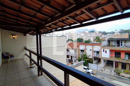 varanda de casa à venda com 6 quartos, 220m² em Pechincha, Rio de Janeiro
