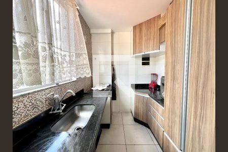 Cozinha de apartamento para alugar com 2 quartos, 122m² em Ressaca, Contagem