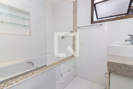 Banheiro de apartamento para alugar com 3 quartos, 124m² em Sumarezinho, São Paulo