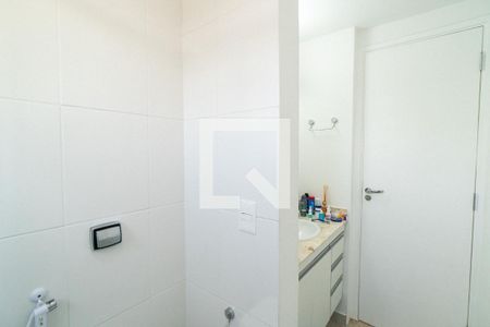Banheiro de apartamento à venda com 1 quarto, 38m² em Mirandópolis, São Paulo