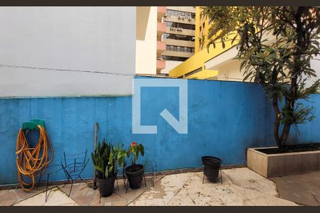 Vista de casa à venda com 5 quartos, 234m² em Vila Bastos, Santo André