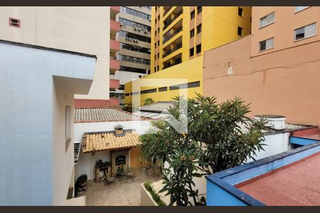 Vista de casa à venda com 5 quartos, 234m² em Vila Bastos, Santo André