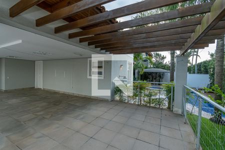 Casa de condomínio à venda com 490m², 4 quartos e 4 vagas Casa de condomínio à venda com 490m², 4 quartos e 4 vagasGaragem