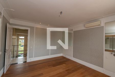 Casa de condomínio à venda com 490m², 4 quartos e 4 vagas Casa de condomínio à venda com 490m², 4 quartos e 4 vagasSuite Master