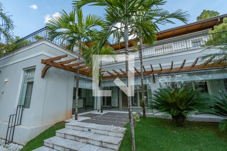 Casa de condomínio à venda com 490m², 4 quartos e 4 vagas Casa de condomínio à venda com 490m², 4 quartos e 4 vagasJardim