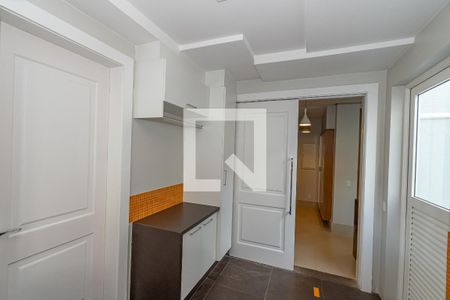 Casa de condomínio à venda com 490m², 4 quartos e 4 vagas Casa de condomínio à venda com 490m², 4 quartos e 4 vagasÁrea de Serviço