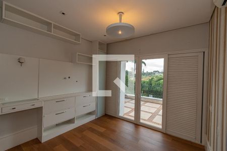 Casa de condomínio à venda com 490m², 4 quartos e 4 vagas Casa de condomínio à venda com 490m², 4 quartos e 4 vagasSuite 2