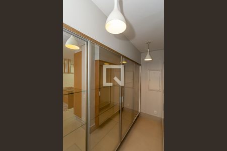 Casa de condomínio à venda com 490m², 4 quartos e 4 vagas Casa de condomínio à venda com 490m², 4 quartos e 4 vagasDispensa