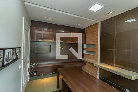 Casa de condomínio à venda com 490m², 4 quartos e 4 vagas Casa de condomínio à venda com 490m², 4 quartos e 4 vagasEscritório