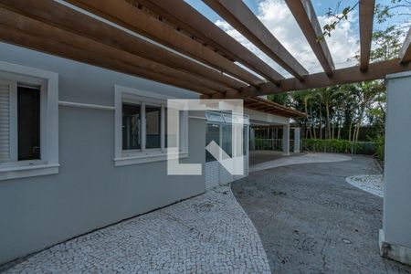 Casa de condomínio à venda com 490m², 4 quartos e 4 vagas Casa de condomínio à venda com 490m², 4 quartos e 4 vagasGaragem