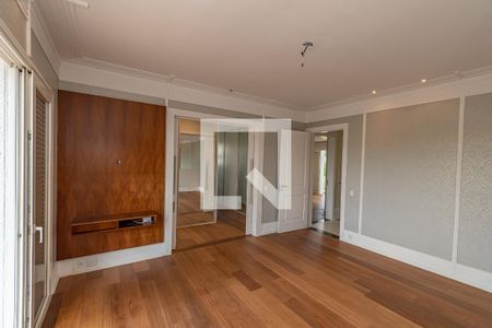 Casa de condomínio à venda com 490m², 4 quartos e 4 vagas Casa de condomínio à venda com 490m², 4 quartos e 4 vagasSuite Master