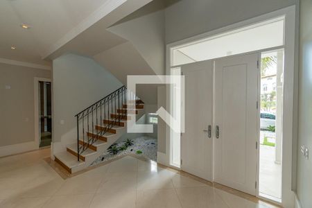 Casa de condomínio à venda com 490m², 4 quartos e 4 vagas Casa de condomínio à venda com 490m², 4 quartos e 4 vagasHall de Entrada