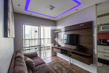 Sala de TV de apartamento para alugar com 2 quartos, 75m² em Jardim Tupanci, Barueri