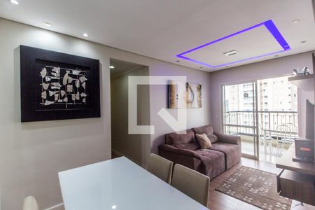 Sala de TV de apartamento para alugar com 2 quartos, 75m² em Jardim Tupanci, Barueri