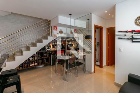 Apartamento à venda com 120m², 2 quartos e 2 vagas Apartamento à venda com 120m², 2 quartos e 2 vagasSala