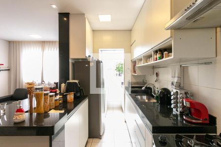 Apartamento à venda com 120m², 2 quartos e 2 vagas Apartamento à venda com 120m², 2 quartos e 2 vagasCozinha e Área de Serviço