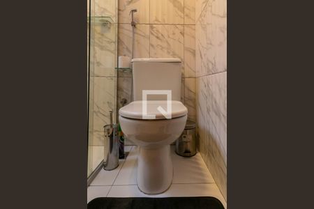 Apartamento à venda com 120m², 2 quartos e 2 vagas Apartamento à venda com 120m², 2 quartos e 2 vagasBanheiro da Suíte