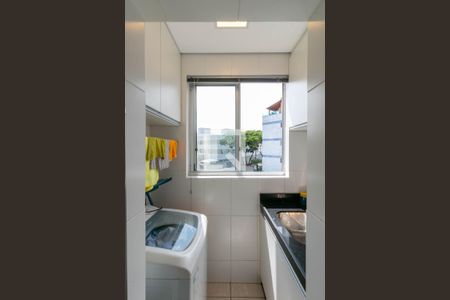 Apartamento à venda com 120m², 2 quartos e 2 vagas Apartamento à venda com 120m², 2 quartos e 2 vagasCozinha e Área de Serviço