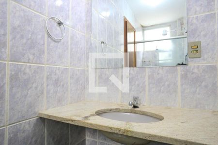 Banheiro de apartamento à venda com 3 quartos, 86m² em Sagrada Família, Belo Horizonte