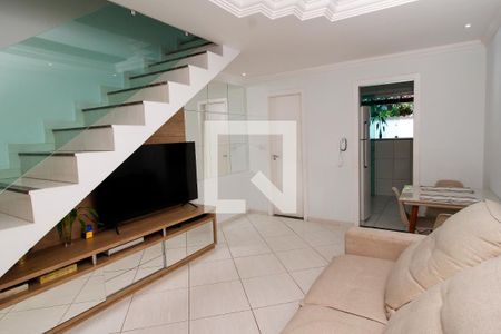 Casa à venda com 77m², 2 quartos e 1 vagaSala