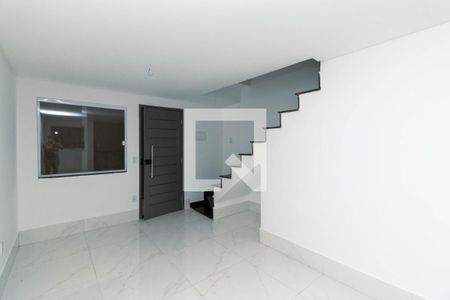 Casa de condomínio à venda com 72m², 2 quartos e 1 vagaSala