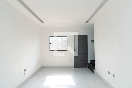 Casa de condomínio à venda com 81m², 2 quartos e 3 vagasSala