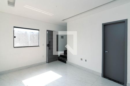 Sala de casa de condomínio à venda com 2 quartos, 81m² em Vila Paranagua, São Paulo