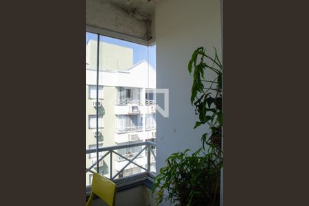 Sacada de apartamento à venda com 2 quartos, 64m² em Nonoai, Porto Alegre