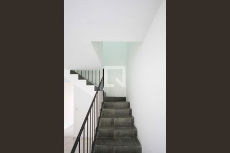 Escada de casa para alugar com 3 quartos, 158m² em Vila Cruzeiro, São Paulo