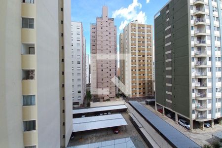 Vista da Sala de apartamento à venda com 3 quartos, 104m² em Centro, Campinas