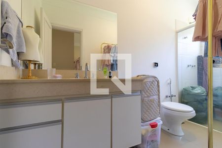 Casa de condomínio para alugar com 1080m², 4 quartos e 6 vagas Casa de condomínio para alugar com 1080m², 4 quartos e 6 vagasBanheiro da suíte 4