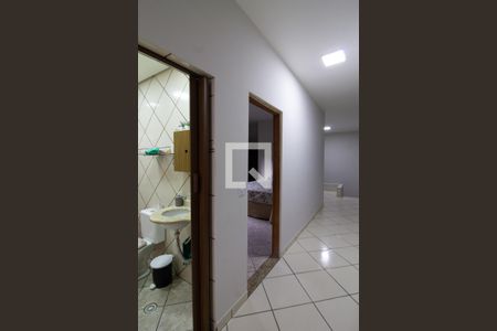 Corredor de casa à venda com 3 quartos, 300m² em Jardim Palmira, Guarulhos