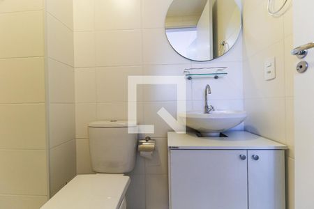 Banheiro de apartamento para alugar com 1 quarto, 27m² em Jardim Caravelas, São Paulo