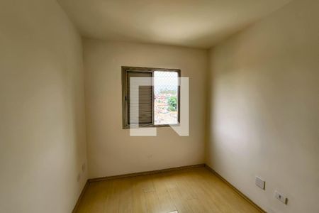 Quarto 1 de apartamento para alugar com 2 quartos, 54m² em Jardim Cláudia, São Paulo