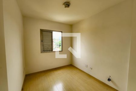 Quarto 1 de apartamento para alugar com 2 quartos, 54m² em Jardim Cláudia, São Paulo