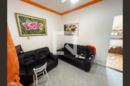 Sala de casa à venda com 3 quartos, 257m² em Regina (Barreiro), Contagem