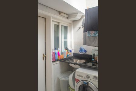 Casa de condomínio à venda com 191m², 3 quartos e 2 vagas Casa de condomínio à venda com 191m², 3 quartos e 2 vagasÁrea de serviço