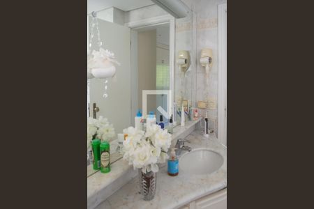 Casa de condomínio à venda com 191m², 3 quartos e 2 vagas Casa de condomínio à venda com 191m², 3 quartos e 2 vagasBanheiro suite