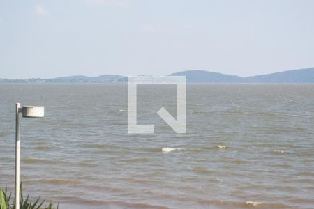 Casa de condomínio à venda com 191m², 3 quartos e 2 vagas Casa de condomínio à venda com 191m², 3 quartos e 2 vagasVista