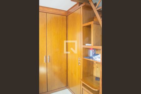 Casa de condomínio à venda com 191m², 3 quartos e 2 vagas Casa de condomínio à venda com 191m², 3 quartos e 2 vagasQuarto 2