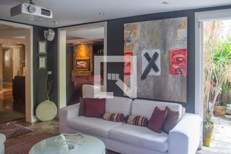 Casa de condomínio à venda com 191m², 3 quartos e 2 vagas Casa de condomínio à venda com 191m², 3 quartos e 2 vagasSala de tv