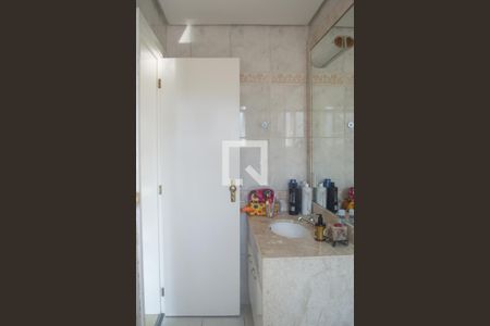 Casa de condomínio à venda com 191m², 3 quartos e 2 vagas Casa de condomínio à venda com 191m², 3 quartos e 2 vagasBanheiro social