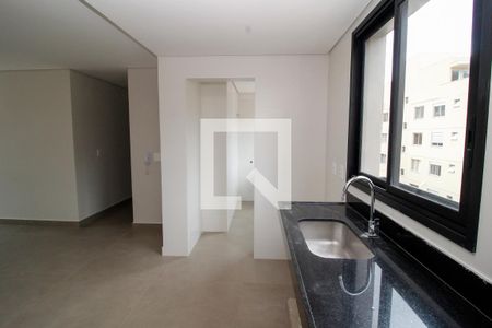 Cozinha de apartamento à venda com 3 quartos, 81m² em Santo Antônio, Belo Horizonte